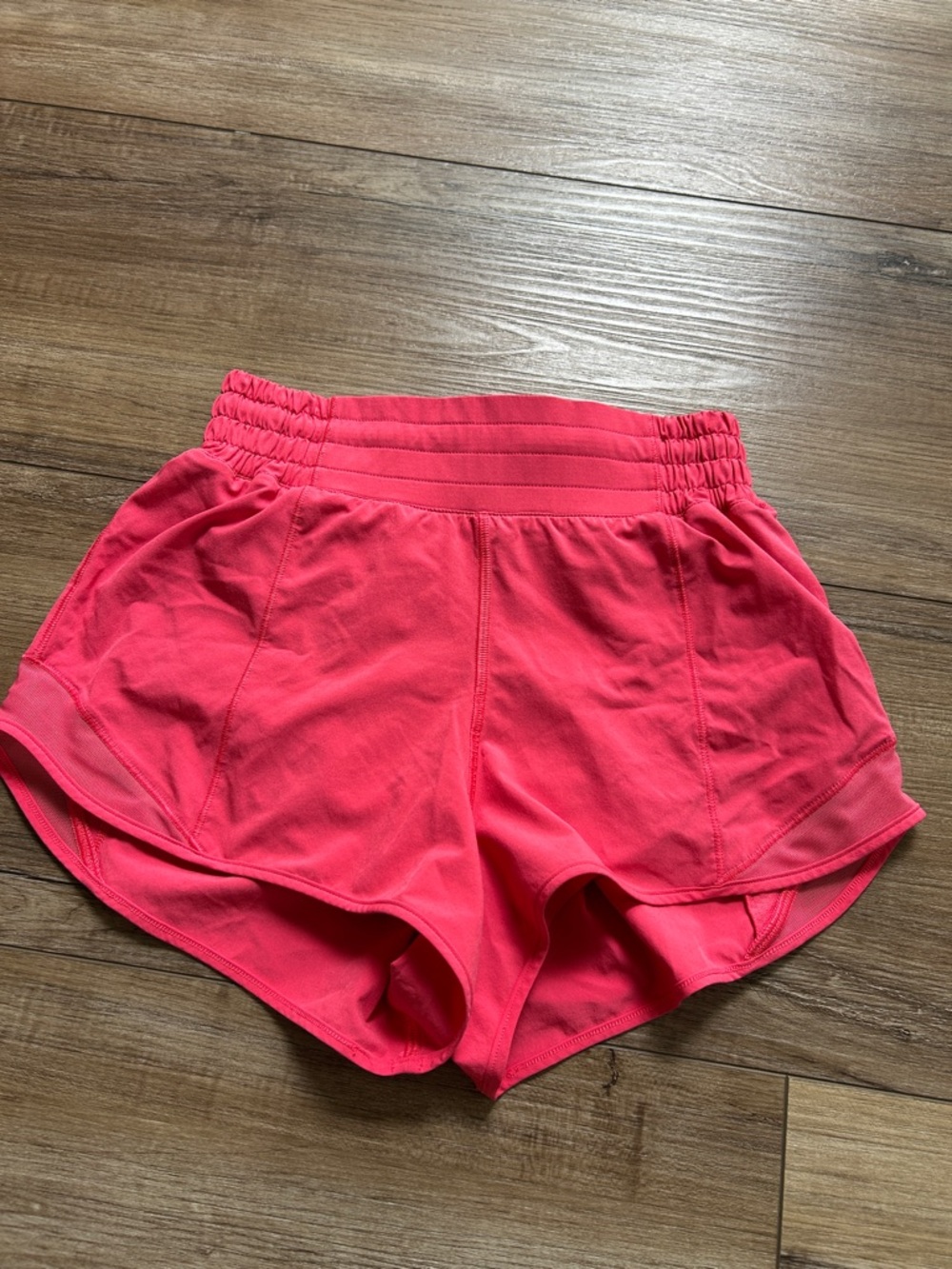 Lulu lemon high rise 2.5 size 2 lip gloss pink hottie hots